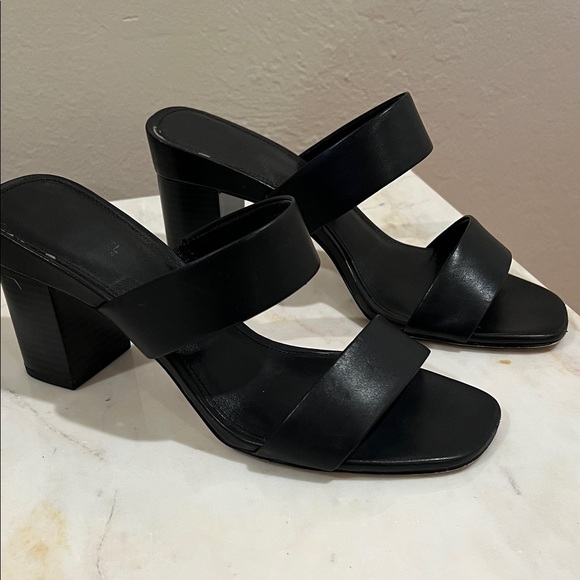 Elegant Michael Kors Black Women's Slide Sandals - Picture 1 of 10